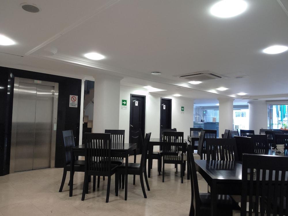Hotel Calasanz Real Medellín Buitenkant foto
